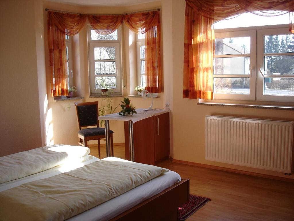 Fraenkischer Gasthof Lutz กีเบลชตัดท์ ห้อง รูปภาพ