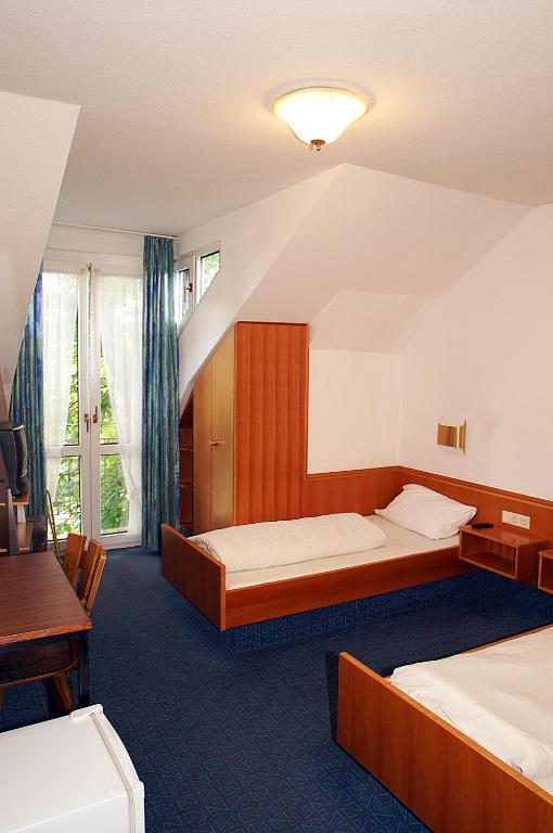 Fraenkischer Gasthof Lutz กีเบลชตัดท์ ห้อง รูปภาพ