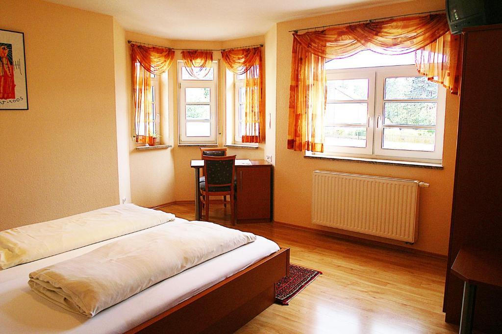 Fraenkischer Gasthof Lutz กีเบลชตัดท์ ห้อง รูปภาพ